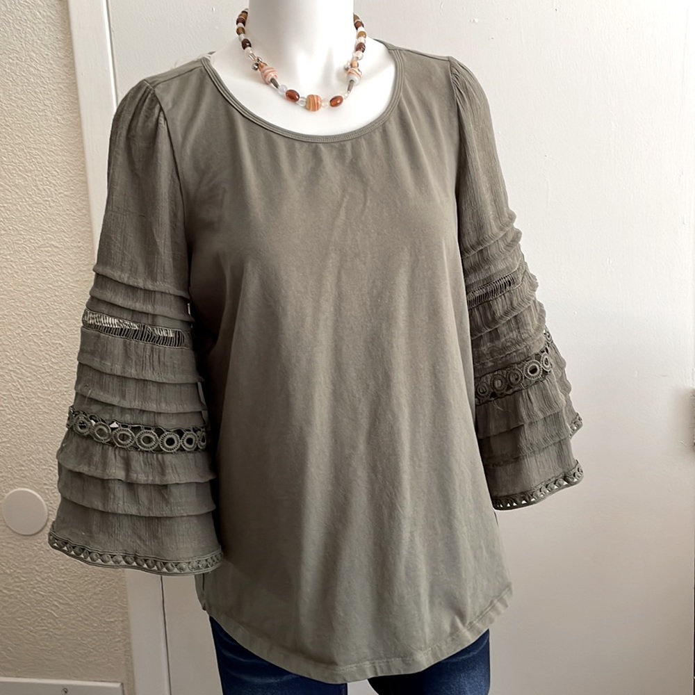 Sharagano blouse size M